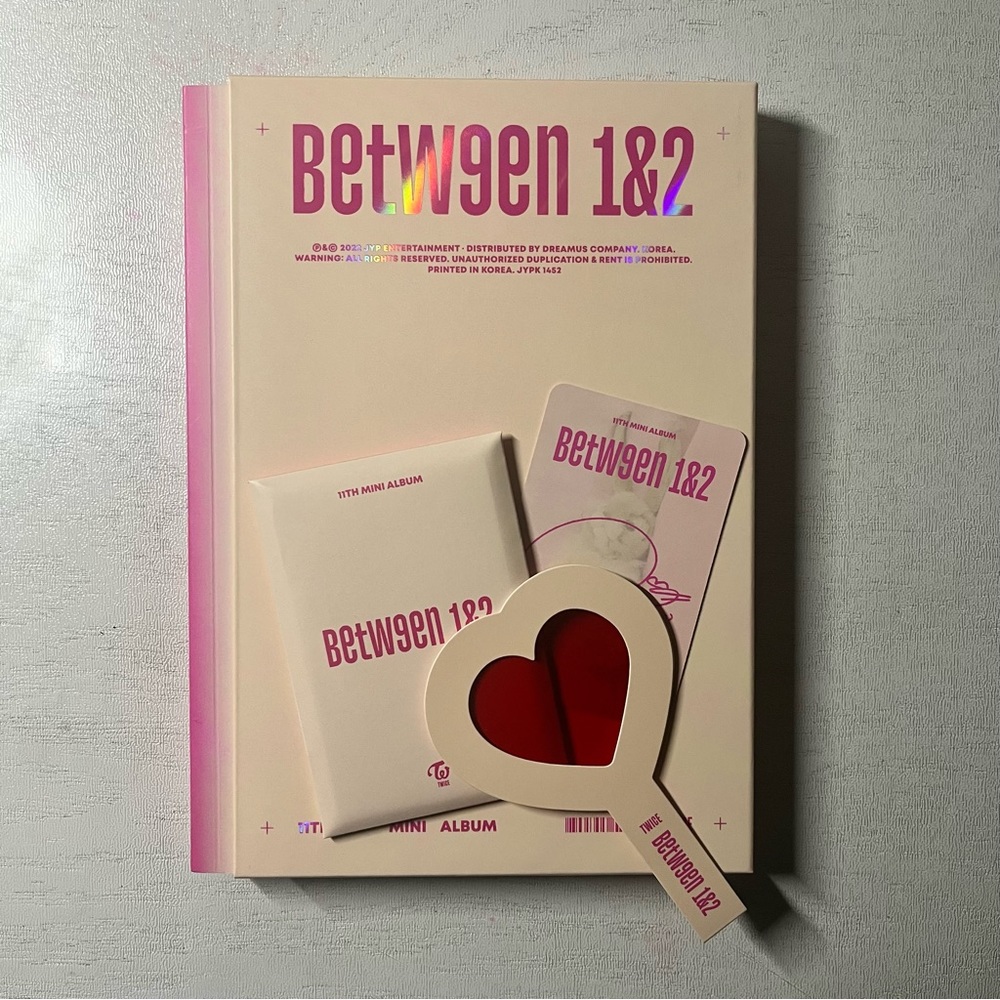 BETWEEN 1&2 ALBUM - TWICE KPOP